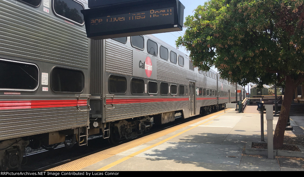 Caltrain 3809